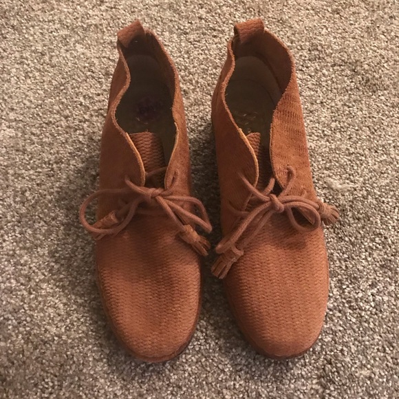 Hush Puppies Shoes - Hush puppies dark tan shoes